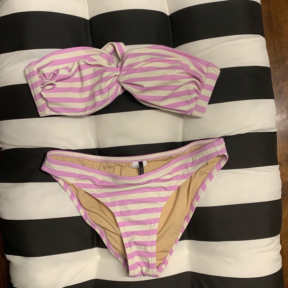 Twist front bandeau- includes removable straps